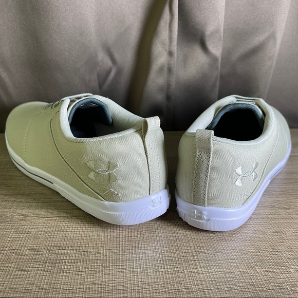 Under armour shoes - Picture 2 of 4